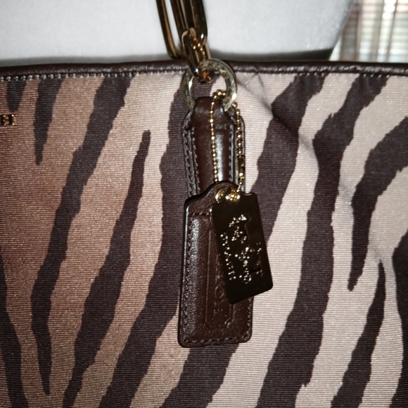 Coach purse - Picture 3 of 13